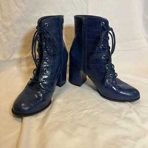 Forever 21 Size 6 Navy Faux Croc Leather Lace Up Boots